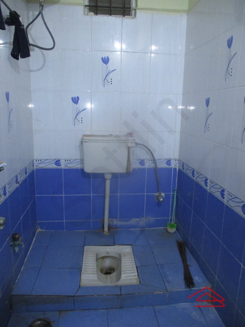 17J1U00333: Bathroom 2