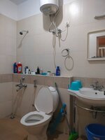 17DCU01415: Bathroom 1