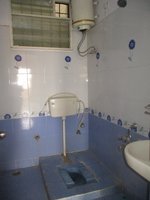 14J1U00036: Bathroom 2