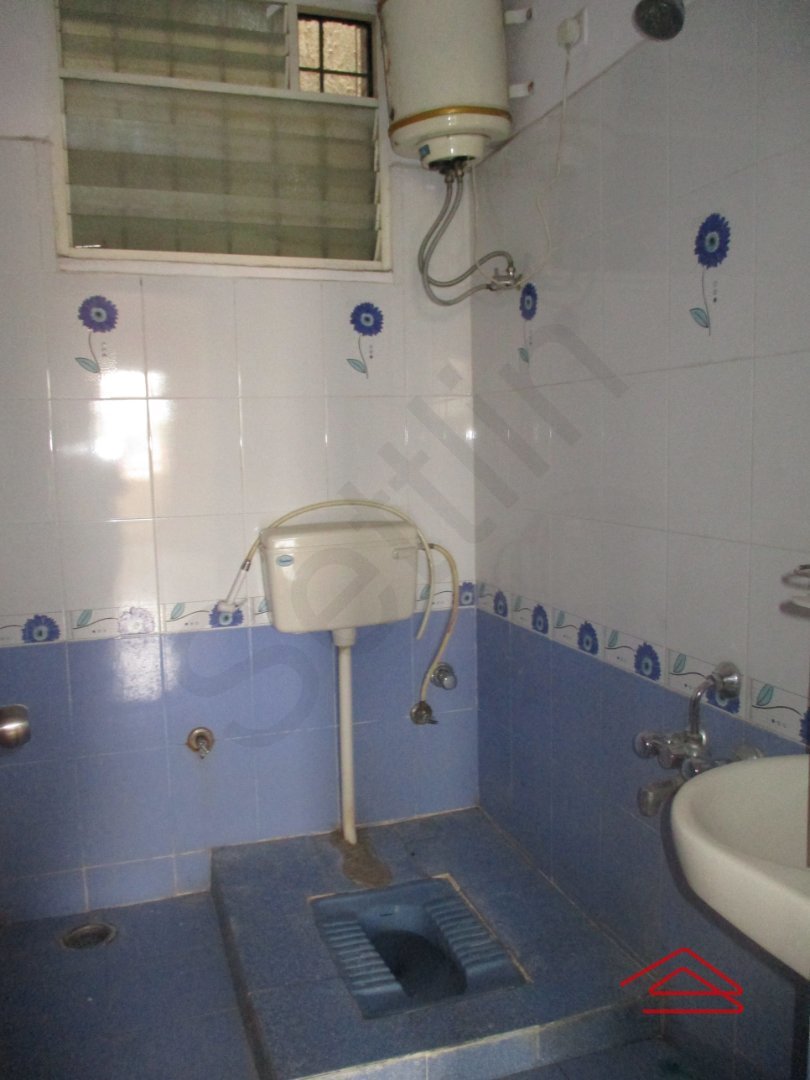 14J1U00036: Bathroom 2