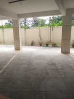 13NBU00148: Parking1