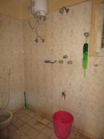 13M5U00419: Bathroom 1