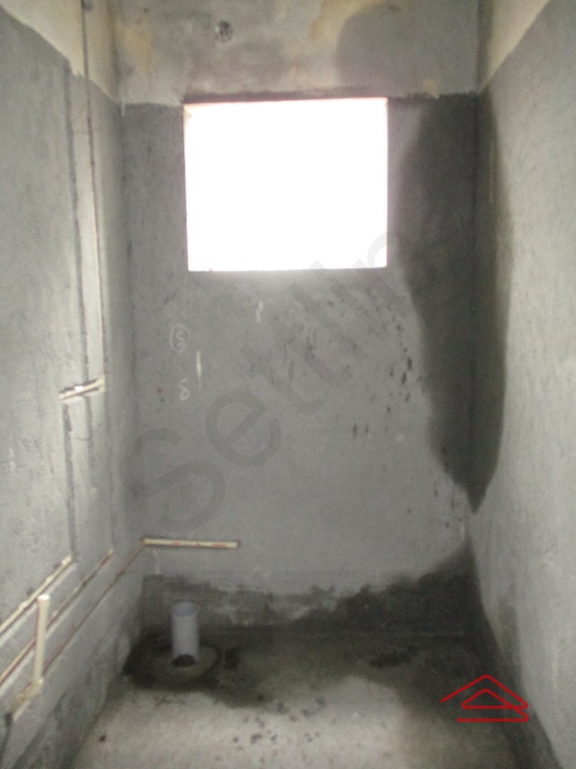 15NBU00110: Bathroom 2