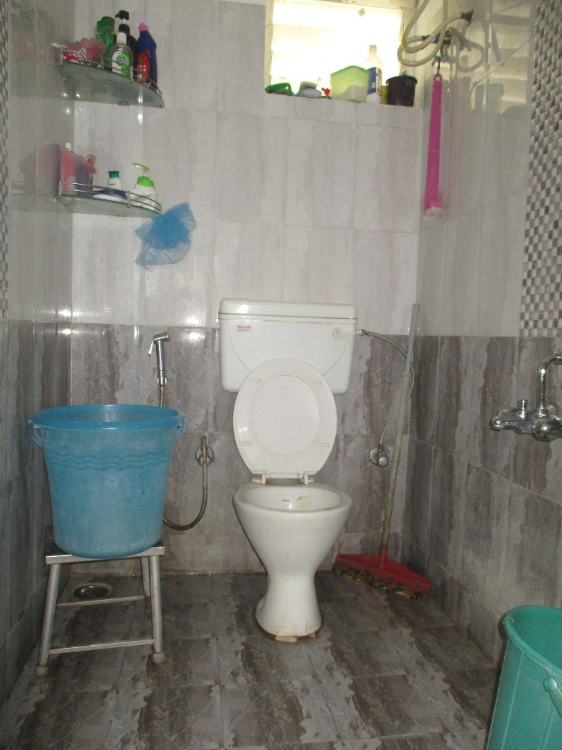 11M5U00254: Bathroom 2