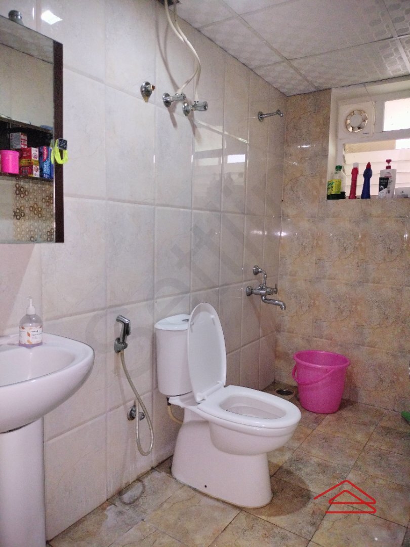17A8U00405: Bathroom 3