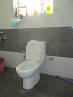 17F2U00944: Bathroom 3