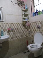 16A4U00385: Bathroom 2