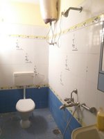 13OAU00098: Bathroom 2