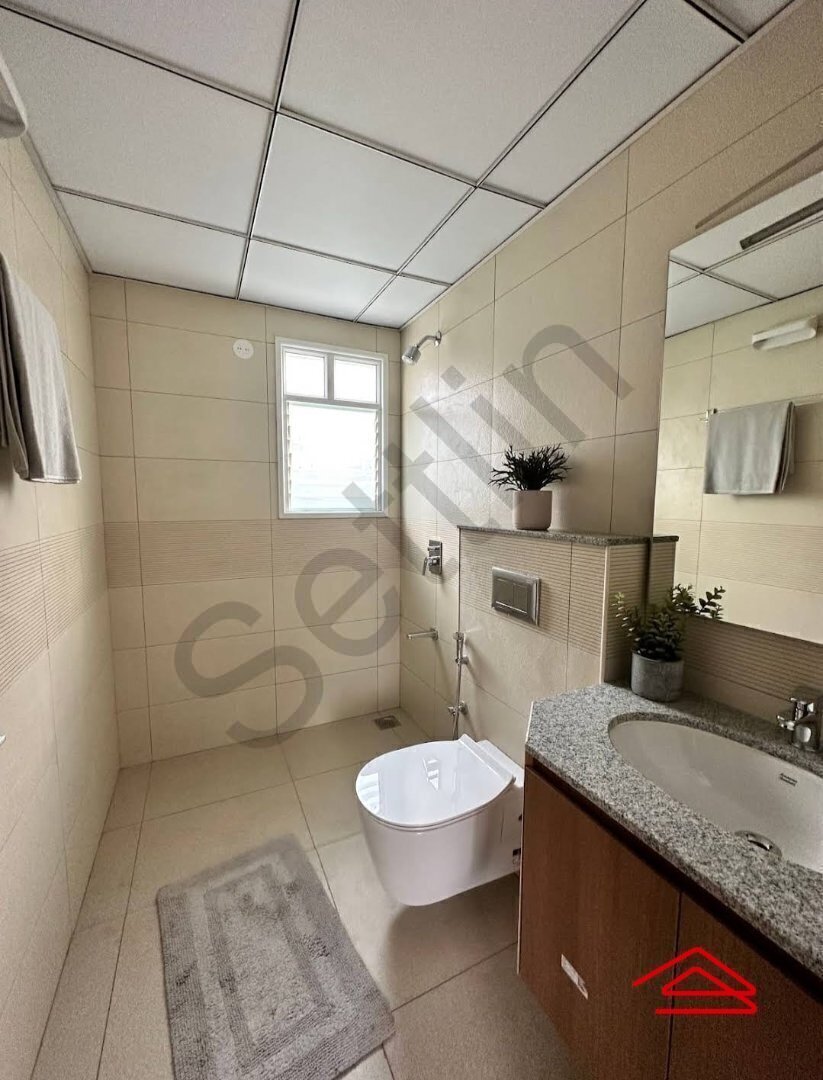 18OAU00328: Bathroom 1
