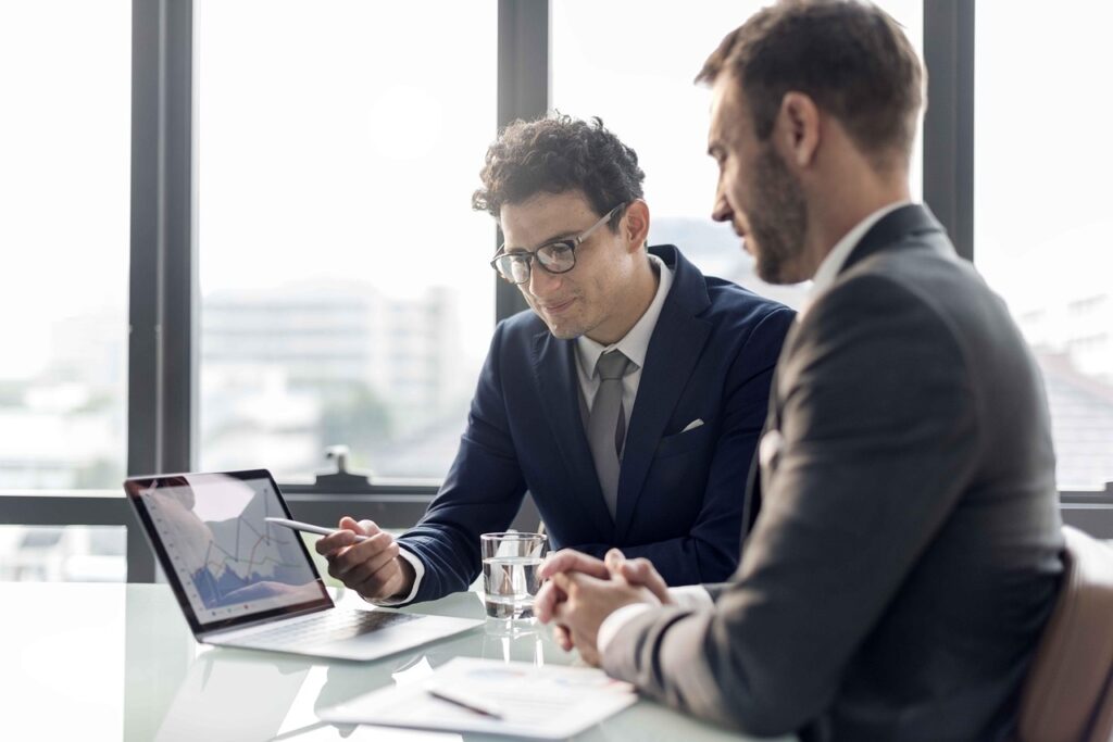 How Financial Consultants in Dubai Shape SME Investments