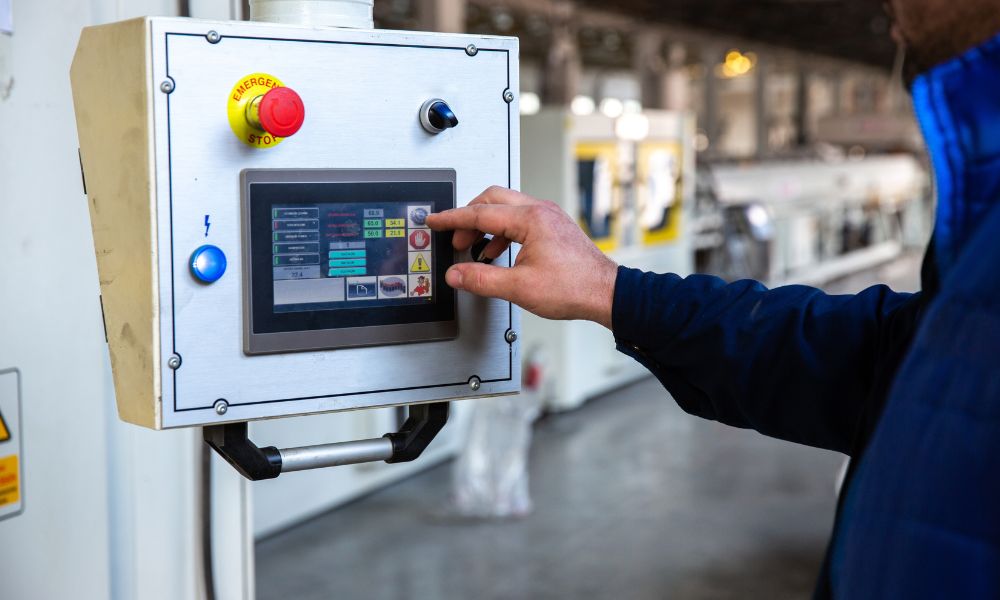 Introduction to Industry 4.0 and Industrial Internet of Things (IIoT)