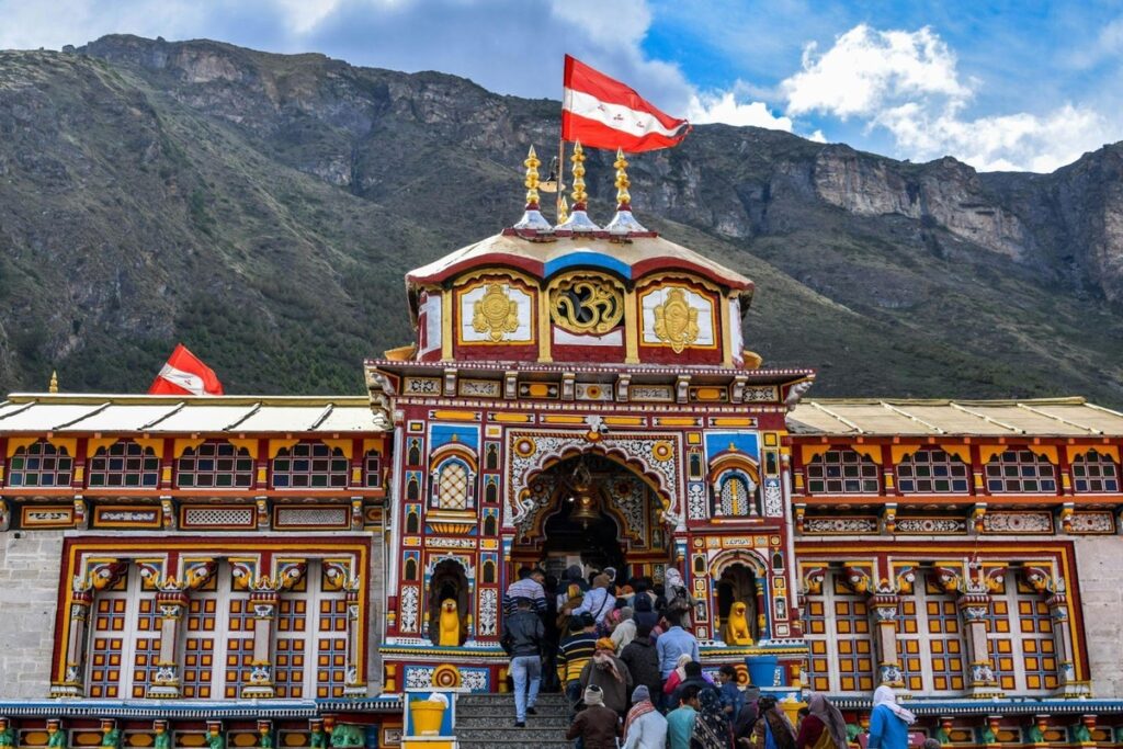 Chardham yatra by helicopter for a swift and divine journey!