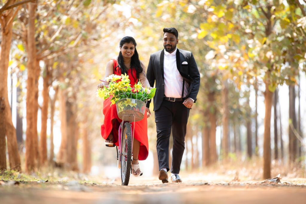 Kerala Couple Tour: Houseboats, Beaches & Tea Gardens