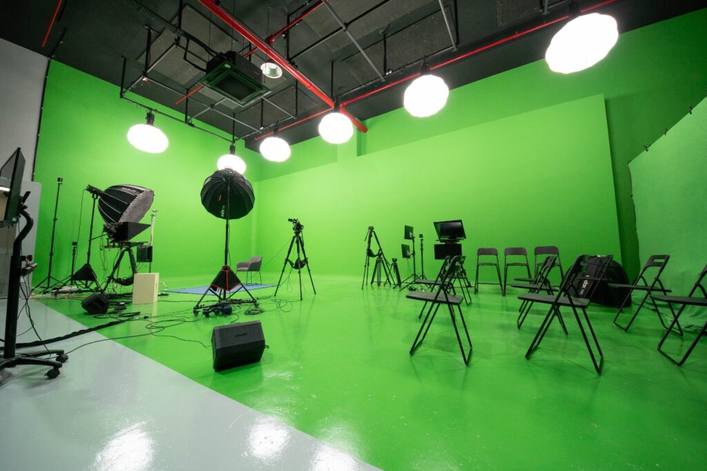 Beyond Imagination: Crafting Seamless Worlds with Green Screen Technology