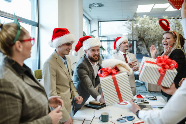 9 Corporate Gift Boxes Ideal for Celebrating Employee Milestones