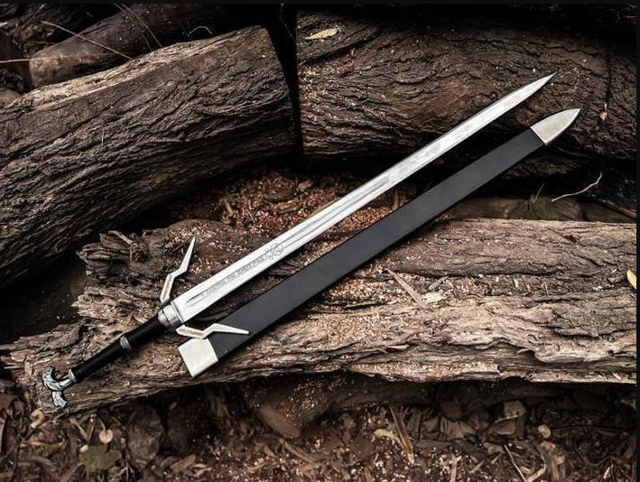 How Damascus Stainless Steel Swords Are Made – The Craft Behind the Blade