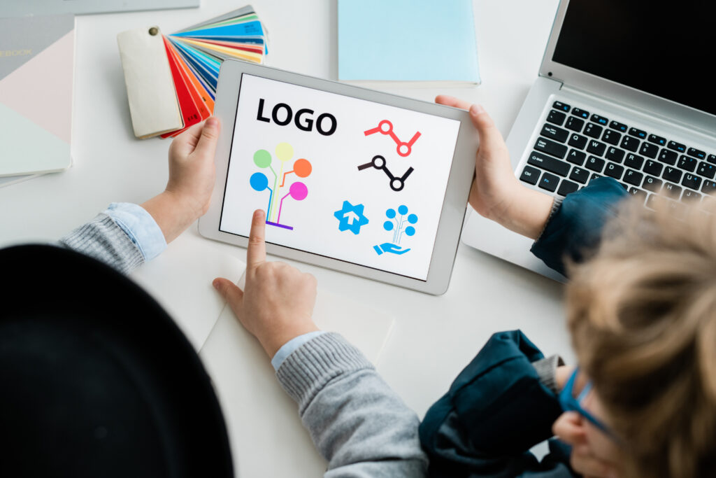 How Logo Design Services in Dubai Can Enhance Your Brand Recognition