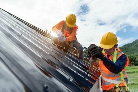 How Commercial Roofing Contractors Help Extend Roof Lifespan and Performance