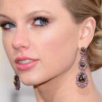 The Modern Need for Versatile Jewelry in Professional and Social Settings