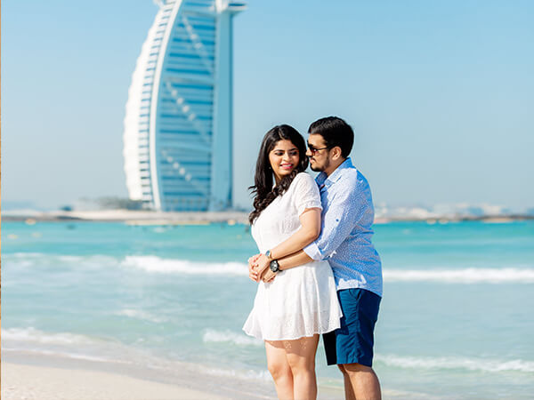 Dubai Couples Retreat: 6 Nights with Desert Safari & Dhow Cruise