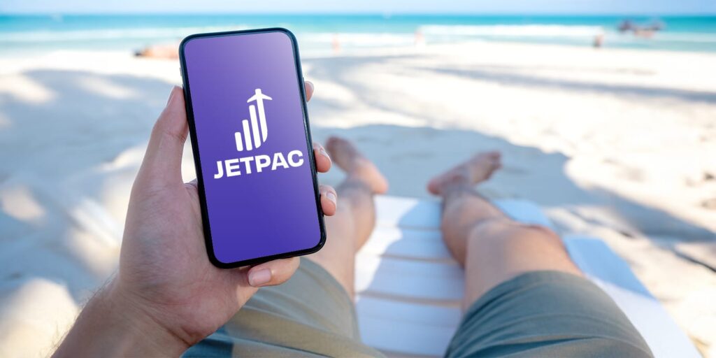Jetpac eSIM for France: Trusted by 500k+ Travelers for Seamless Connectivity