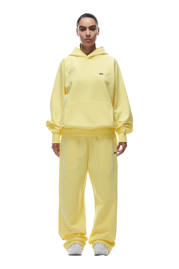 6PM Tracksuit features