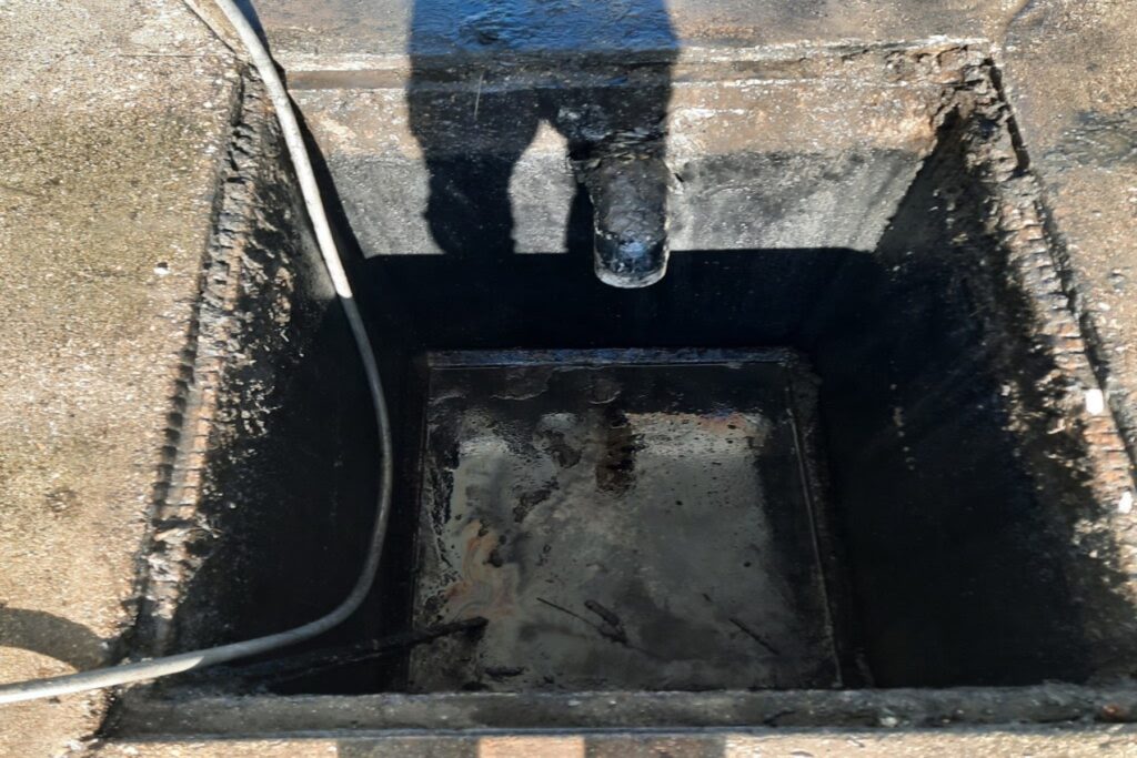 The Role of Tank Cleaning in Regulatory Compliance and Asset Longevity