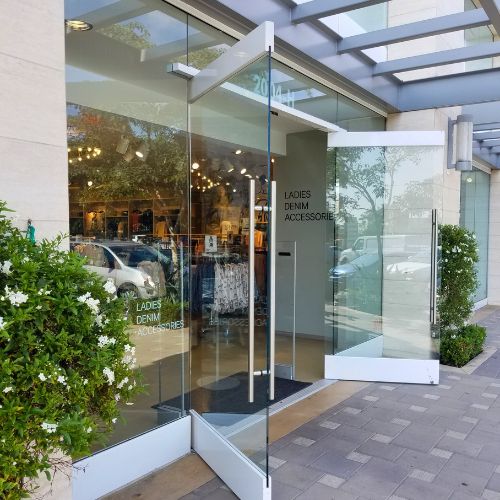 Modern Storefront Glass Solutions for Business Visibility