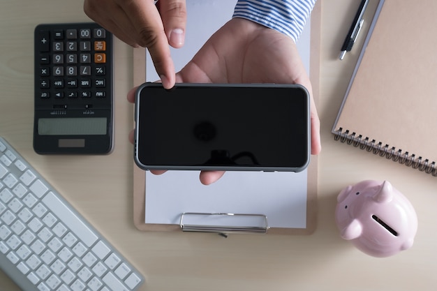 The Real Cost of Living With a Cracked iPhone Screen