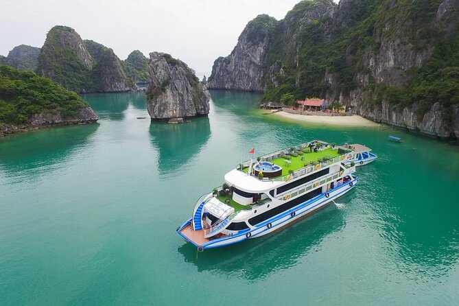 Enjoy a Relaxing One-Day Journey Through Ha Long Bay