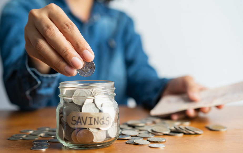 How to Avoid Minimum Balance Penalties on Savings Accounts?