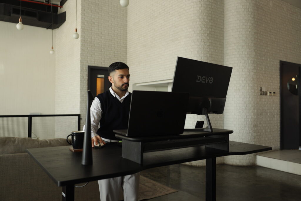 أفضل مكتب للعمل من المنزل لراحة وإنتاجية أعلى يوميًا