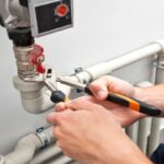 What Signs Indicate Immediate Plumbing Issues in a Home?