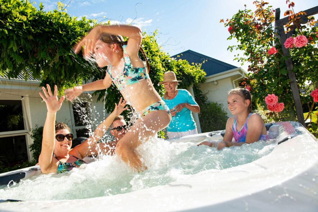 Small Plunge Pools Australia & Outdoor Spas for Sale: The Perfect Backyard Upgrade