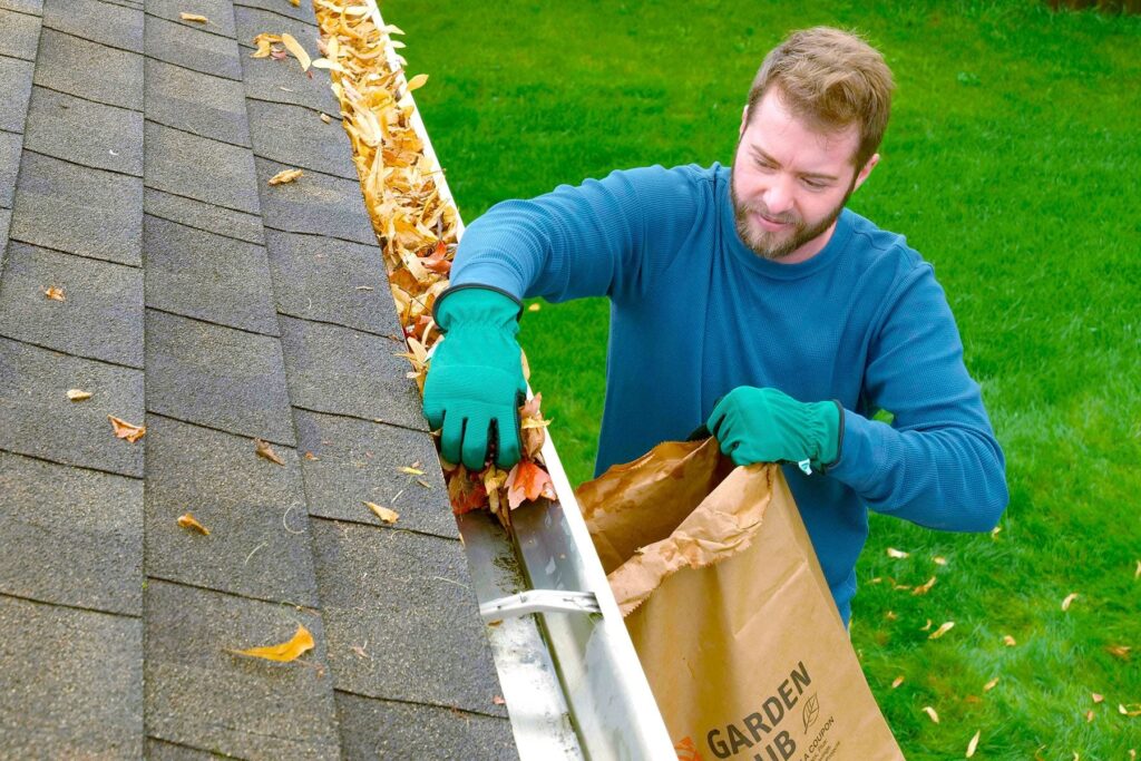 Step-By-Step Gutter Cleaning Tips For Homeowners