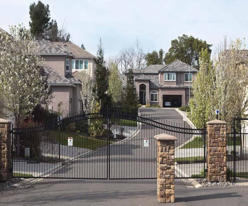 What Should Homeowners Consider When Choosing Gate Access Control?