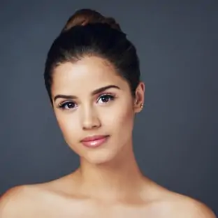 Facial Fillers in Jeddah for Volume Enhancement