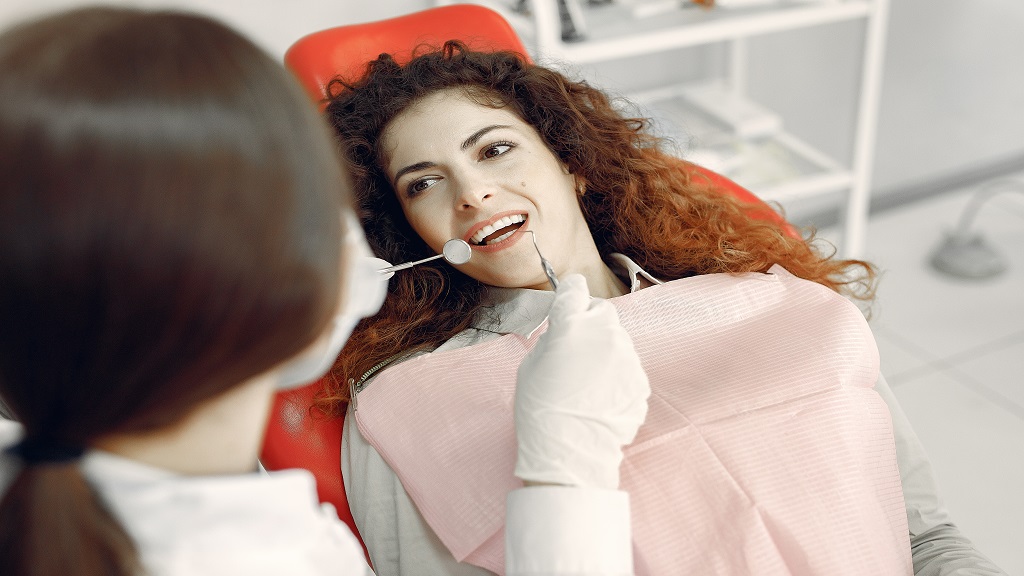Ever Wondered Why Some Smiles Shine Brighter? Here is the Secret to Teeth Whitening in Dublin!