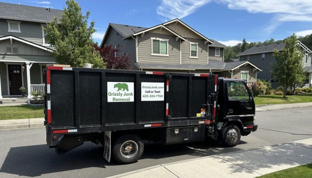 Residential Junk Removal Services for Easy Home Cleanouts
