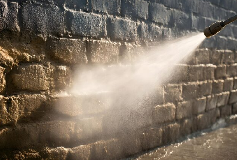 The Benefits of Hiring a Local Pressure Washing Company for Brick Power Washing