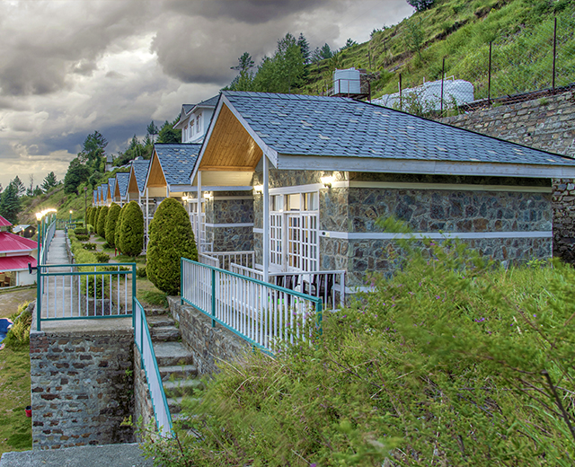 Resorts in Kufri That Feel Like a Perfect Mountain Escape (2026 Guide)