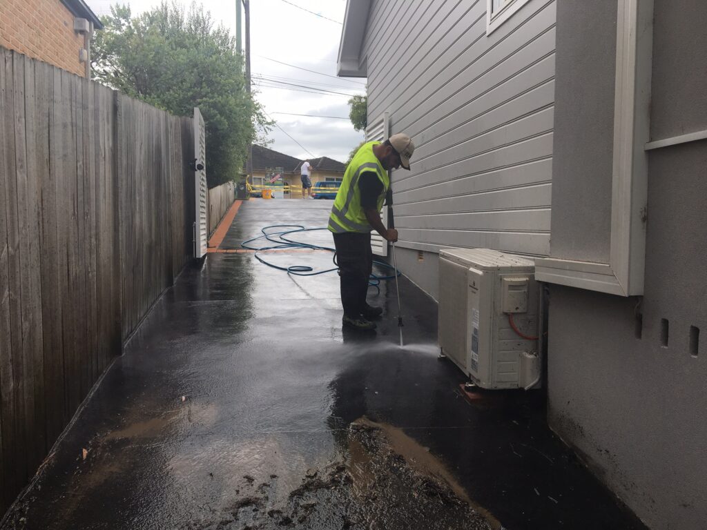 Top Reasons to Replace Old Grout with a Mould-Proof Epoxy Type