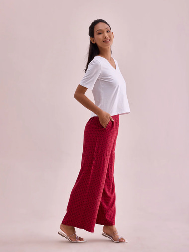 How Wide-Leg Fashion Made Women Palazzo Pants Popular Again