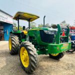 A purana tractor often represents struggle stability and years of hard earned progress.