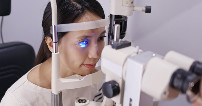 How Digital Screens Are Affecting Modern Eye Health