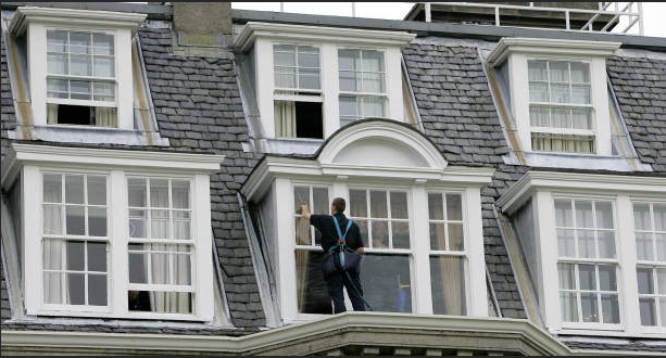 Window Cleaning Myths Homeowners Still Believe and What Actually Causes Streaks