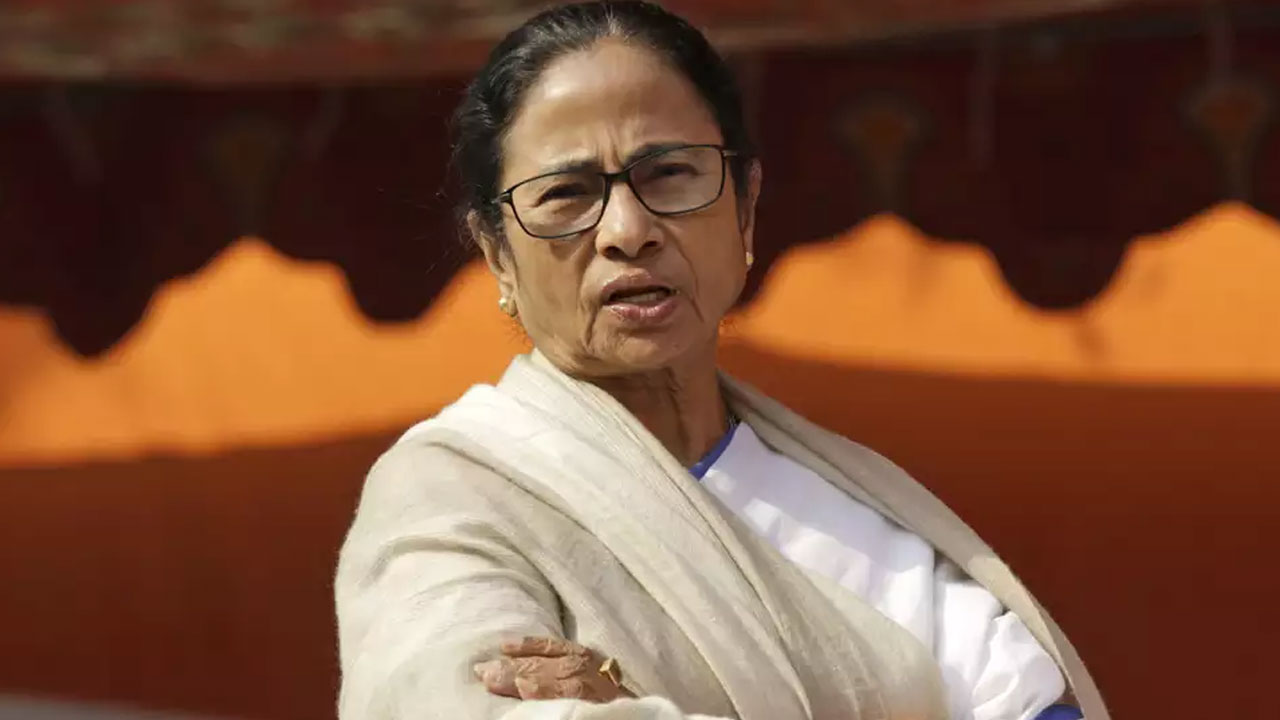 Mamata Banerjee: 2024 ఎన్నికల్లో టీఎంసీ ఒంటరిగానే పోటీచేస్తుంది: మమతా బెనర్జీ కీలక వ్యాఖ్యలు