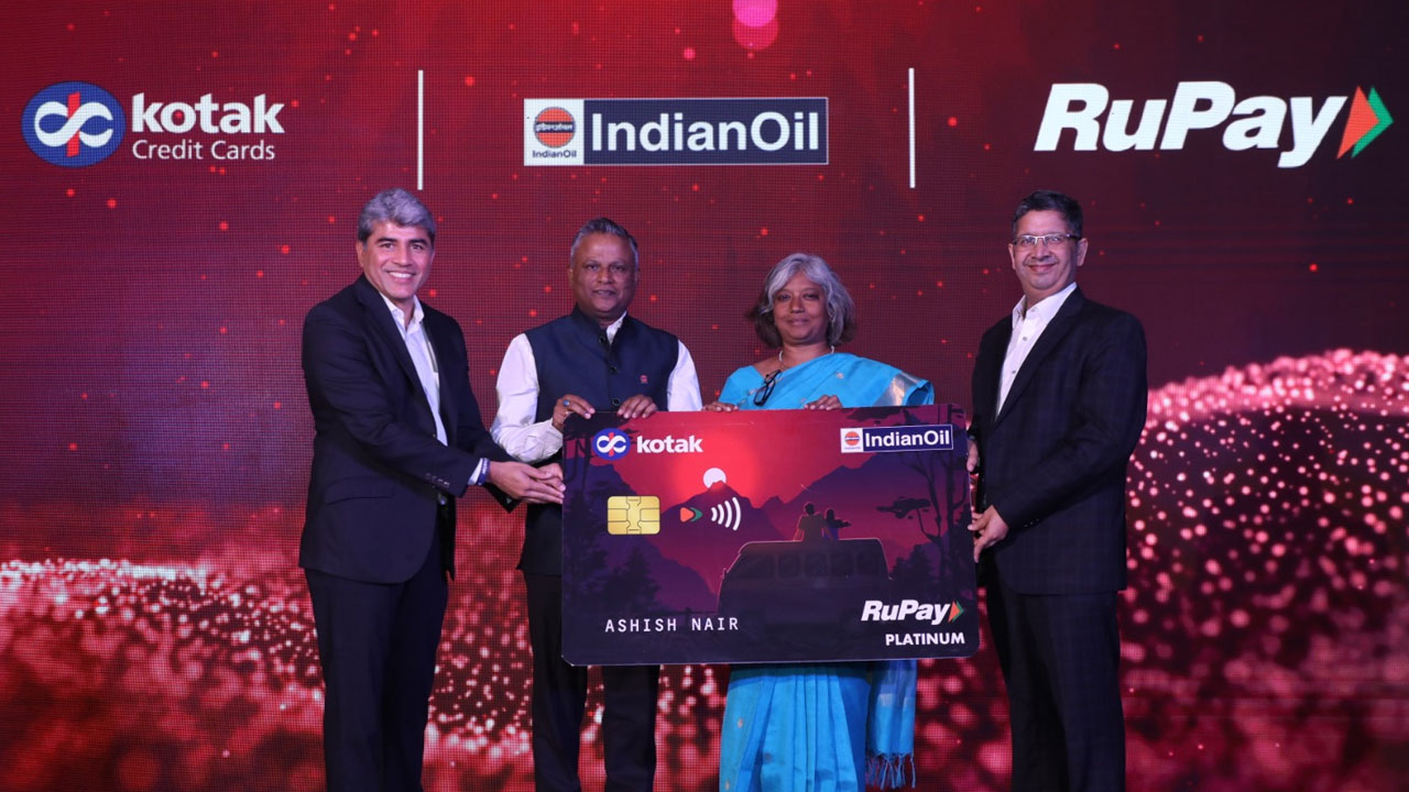 Indian Oil-Kotak: కో-బ్రాండెడ్ ఫ్యూయల్ క్రెడిట్ కార్డును ఆవిష్కరించిన ఇండియన్ ఆయిల్, కోటక్