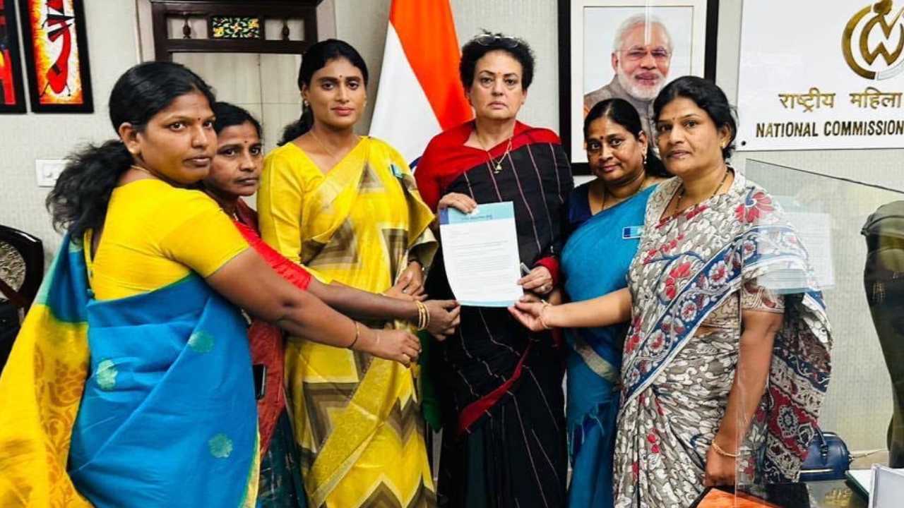 YS Sharmila Complaint : బీఆర్ఎస్ నేతలపై జాతీయ మహిళ కమిషన్ కు వైఎస్ షర్మిల ఫిర్యాదు