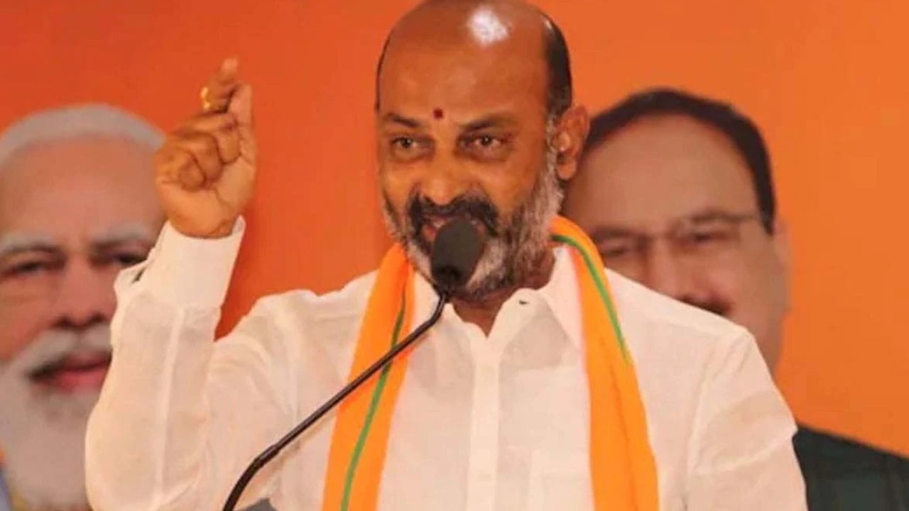 Bandi Sanjay: దీన్ని కేటీఆర్ రాజకీయ కోణంలో చూడొద్దు: బండి సంజయ్